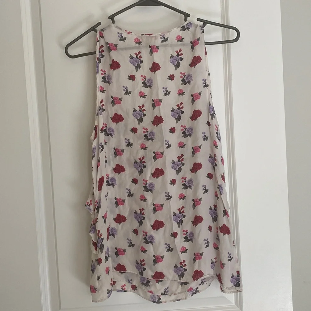 Floral Ruffle Top - Picture 3 of 4